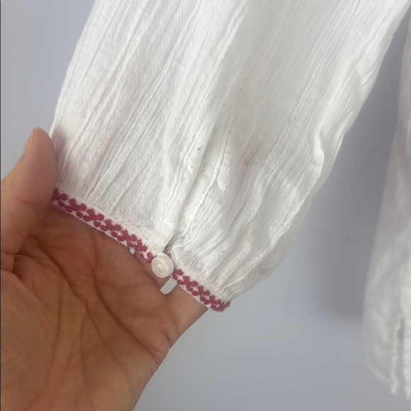 Talbots 100% Cotton White Embellished Top with Red Pink Embroidery Size Medium - Picture 9 of 9